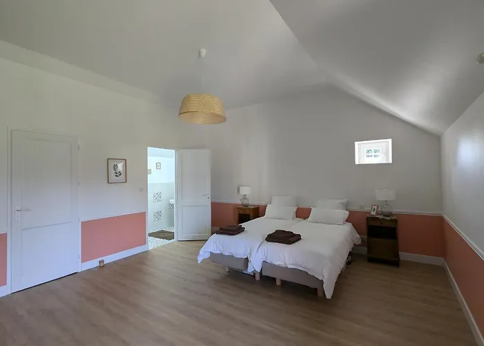 Couette-café La Maison Cornon 3*